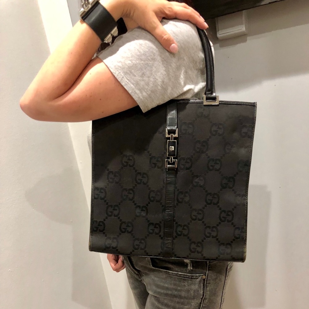 Gucci Semi-structured Logo Tote in Black